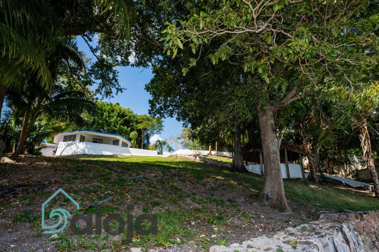 Xtohil With Private Access To The Magic 7 Colors Lagoon Villa Bacalar
